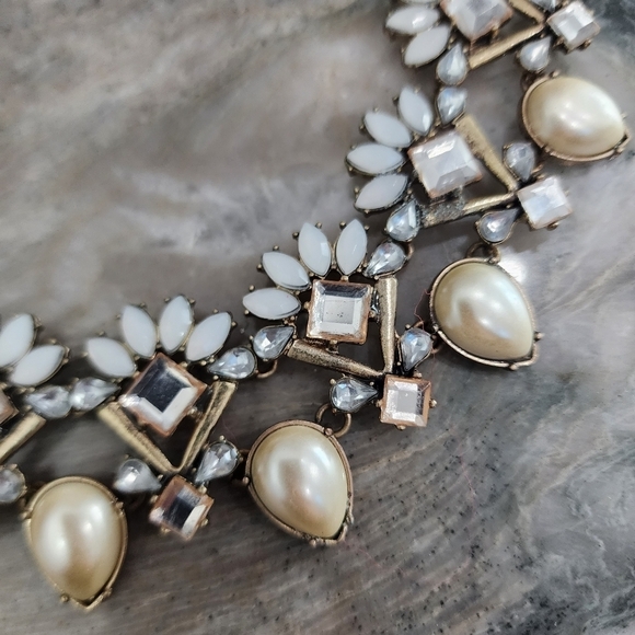 Vintage Cream and Crystal Floral Statement Necklace - Picture 3 of 8